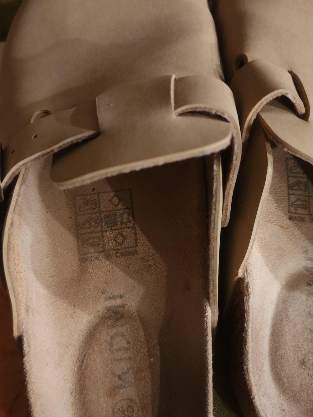 & Other Stories Neutral Taupe Leather Slip-On Clogs - Picture 3 of 5